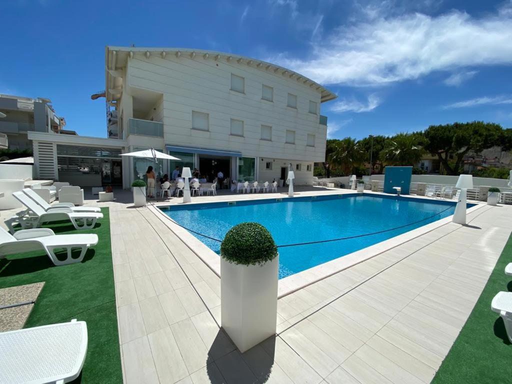 Elite Boutique Hotel Roseto Degli Abruzzi Exterior photo